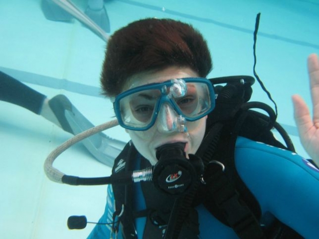 Principiantes en la primera sesión de alberca 